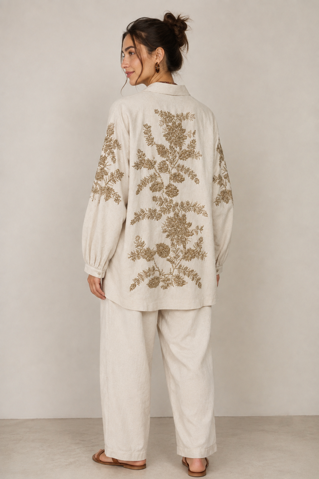 Sırt ve Kol İşlemeli Keten Kimono